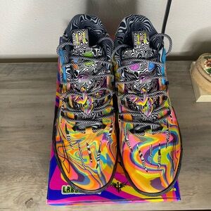 Puma MB.03 x Dexter’s Laboratory
Color: Poison Pink
Size: Men’s 10.5 
Worn once